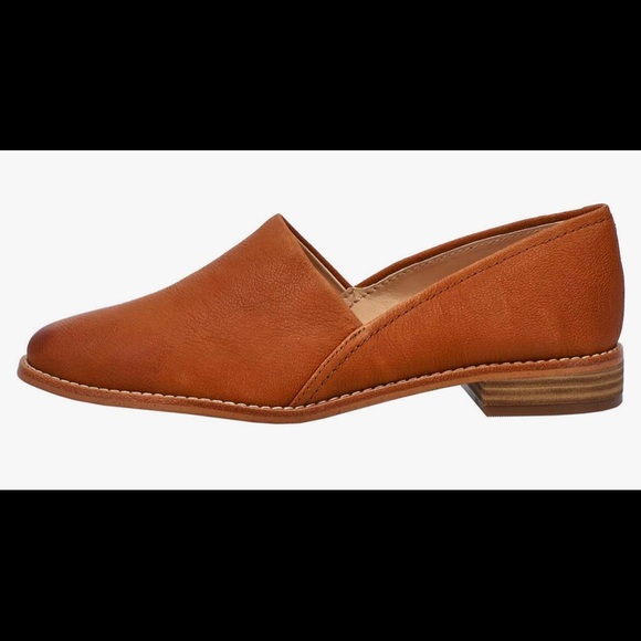 Clarks Pure Easy Leather Flats. (003) - Picture 1 of 7